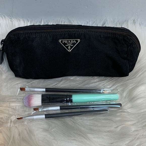 Authentic Prada zippy makeup case - Picture 1 of 17